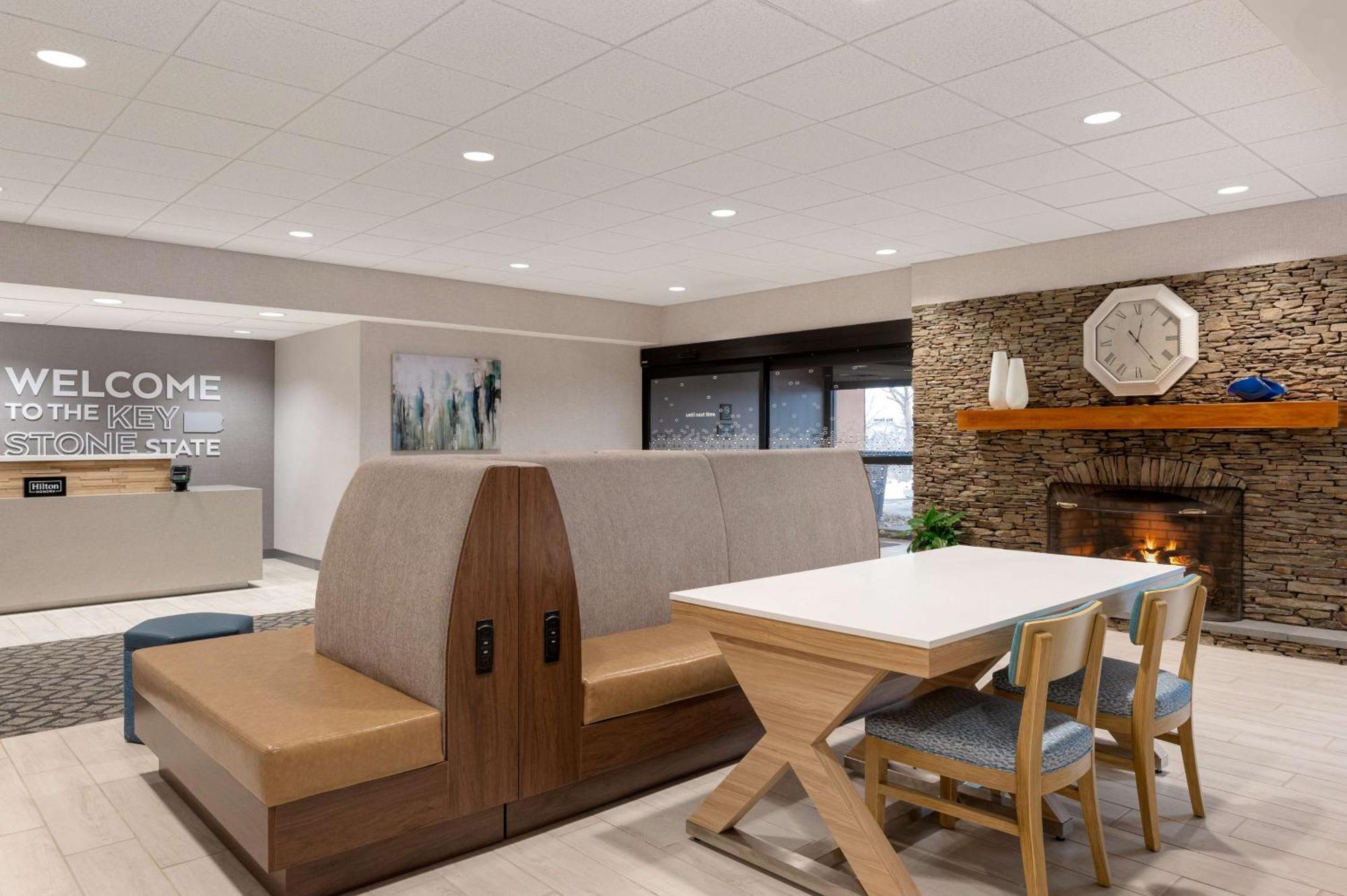 Hampton Inn Bloomsburg Bagian luar foto